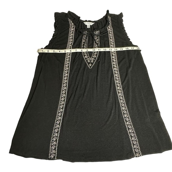 Time and Tru Embroidered Boho Black White Tie Front Top Size L - Picture 8 of 13